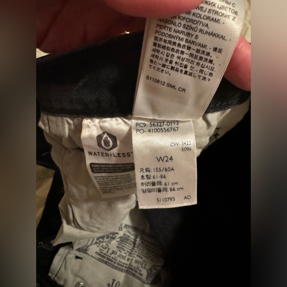 Levi’s Jean shorts - Picture 4 of 4